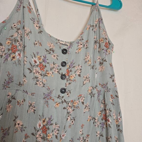 Camellia Women's Lite Blue Floral Romper Smocked Back V-neck Button Front Size M - Picture 3 of 11